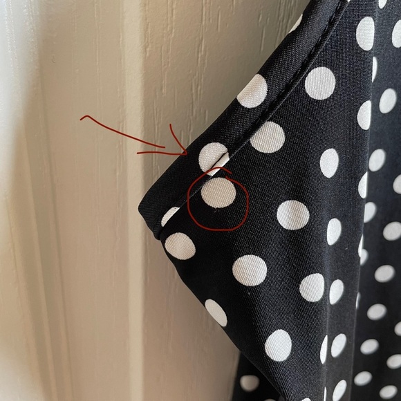 C’est La Vie Polka Dot Sleeveless Blouse Top Women’s XL Black White Ruched Sides - Picture 6 of 13